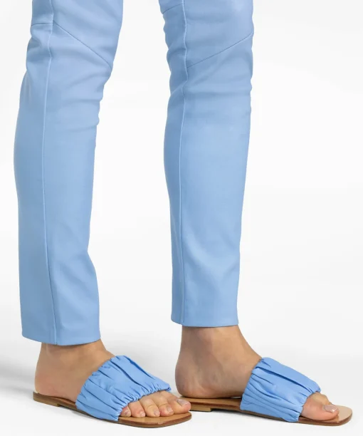 Amira Airy Blue