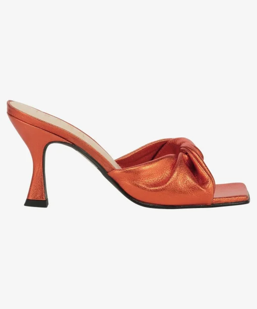 Azra Metallic Goldfish