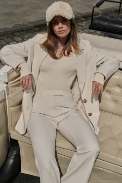 Cap Faux Fur Creamy White