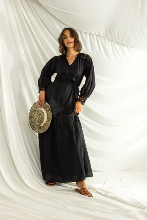 Dalma Black