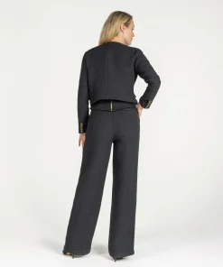 Jazly Black
