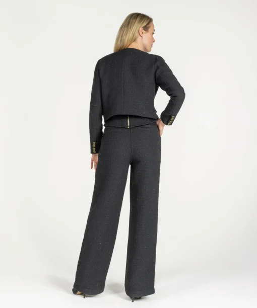 Jazly Black
