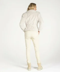 Jezz Creamy White