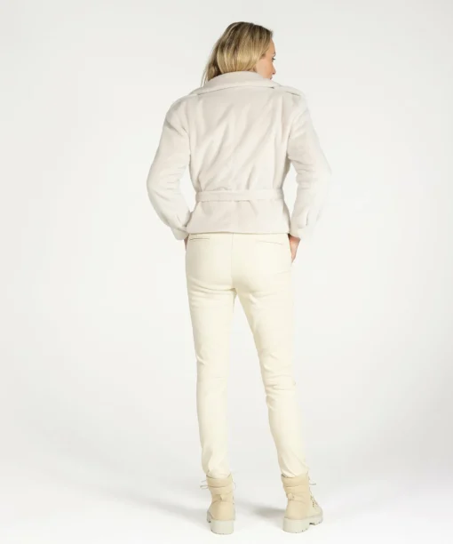 Jezz Creamy White