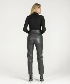 Pelle Black