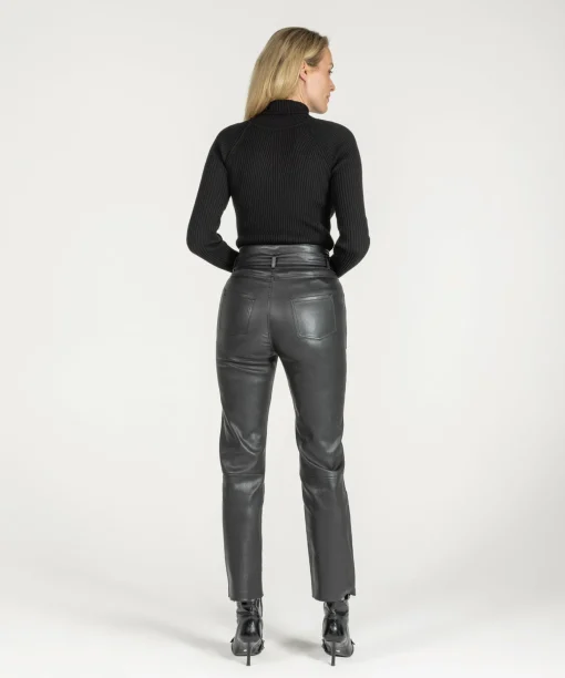 Pelle Black