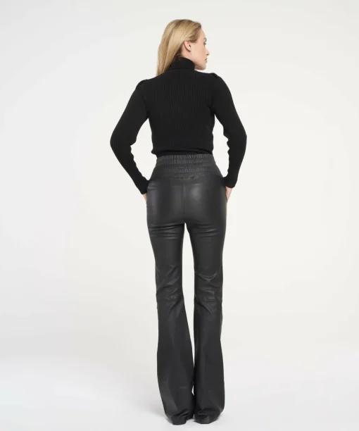 Pinnie Black