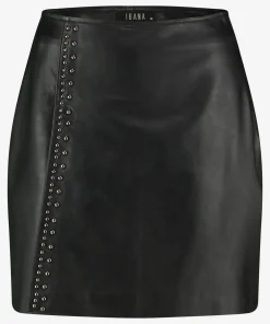 Selwi Black