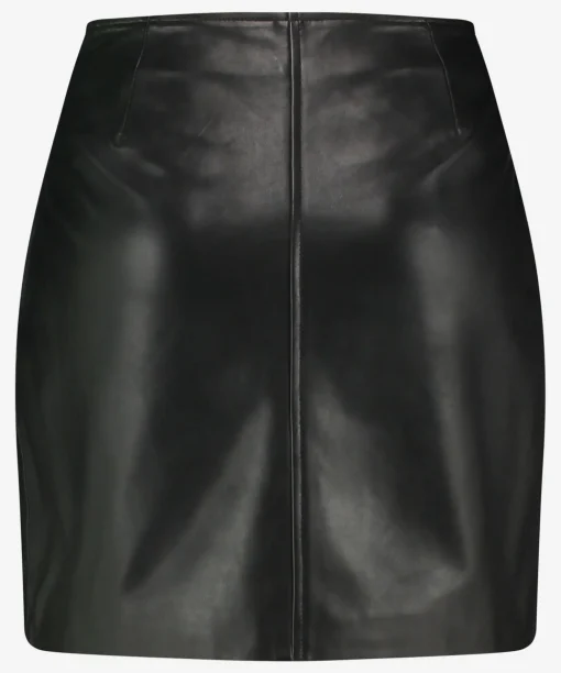 Selwi Black