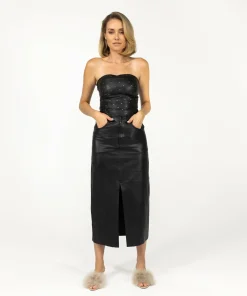 Taar Studs Black
