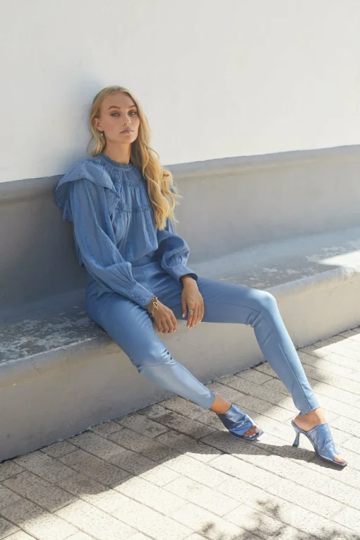 Thanique River Blue