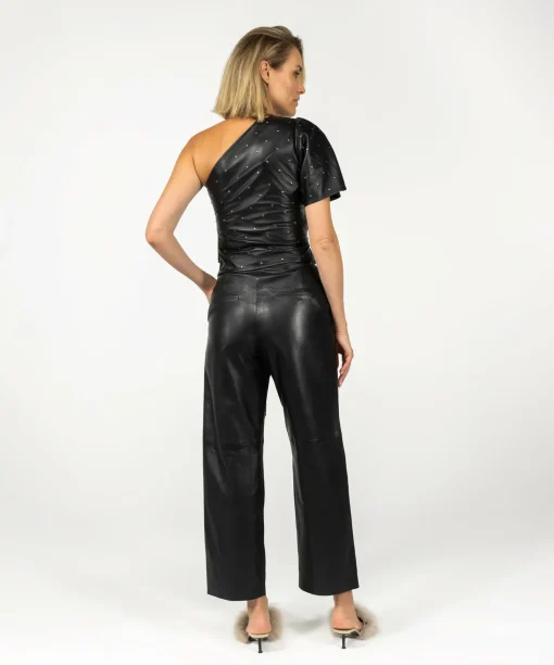Trap Studs Black