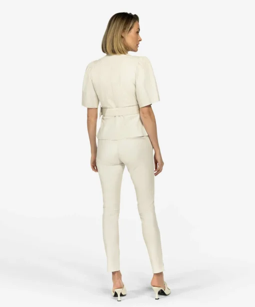 Tylien Antique White